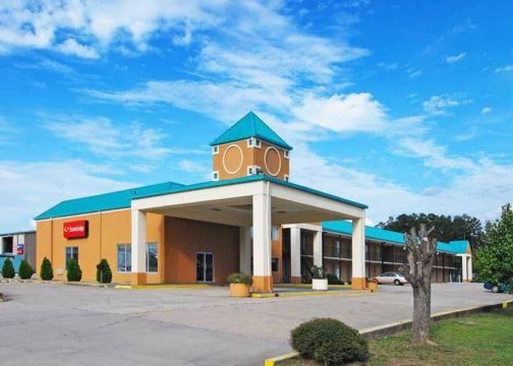 Econo Lodge Cullman Bagian luar foto