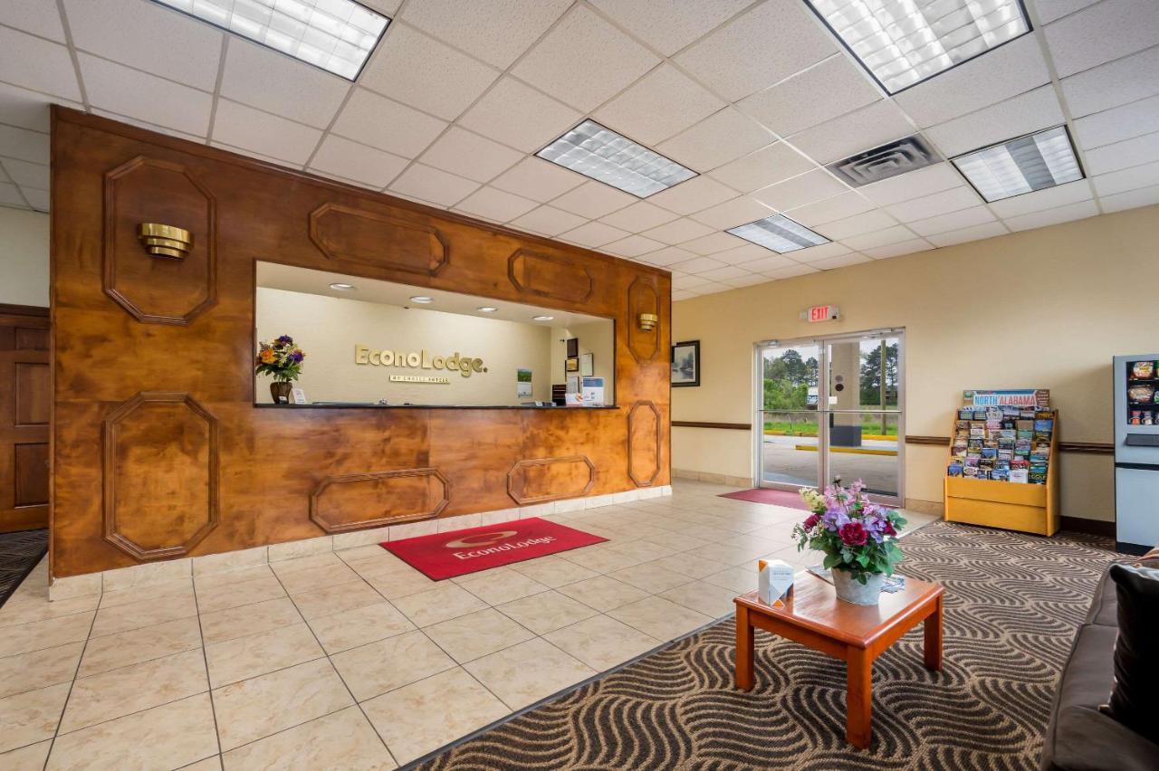 Econo Lodge Cullman Bagian luar foto