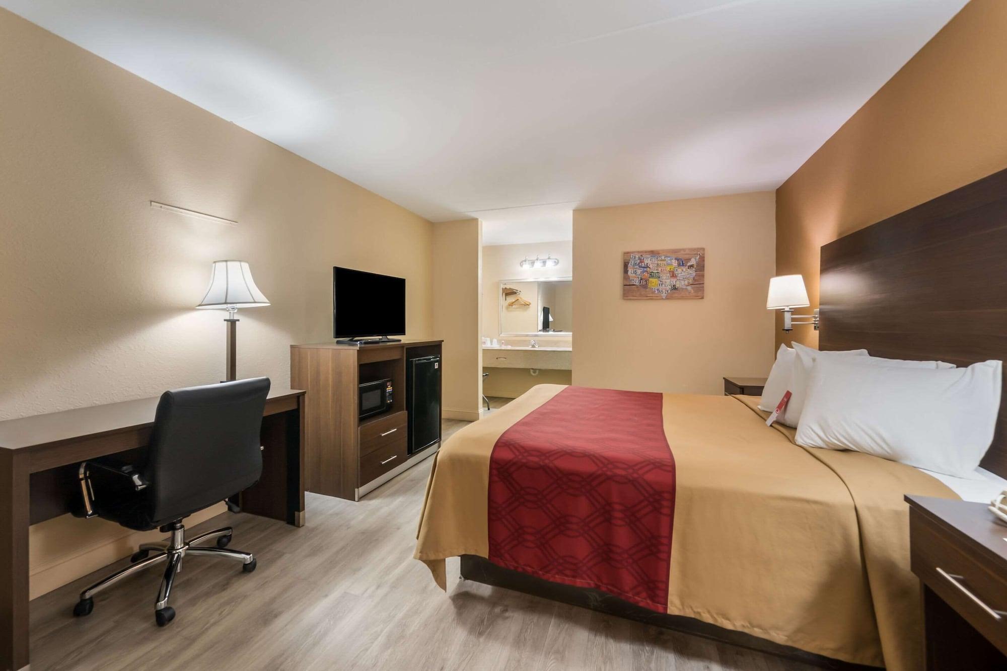 Econo Lodge Cullman Bagian luar foto