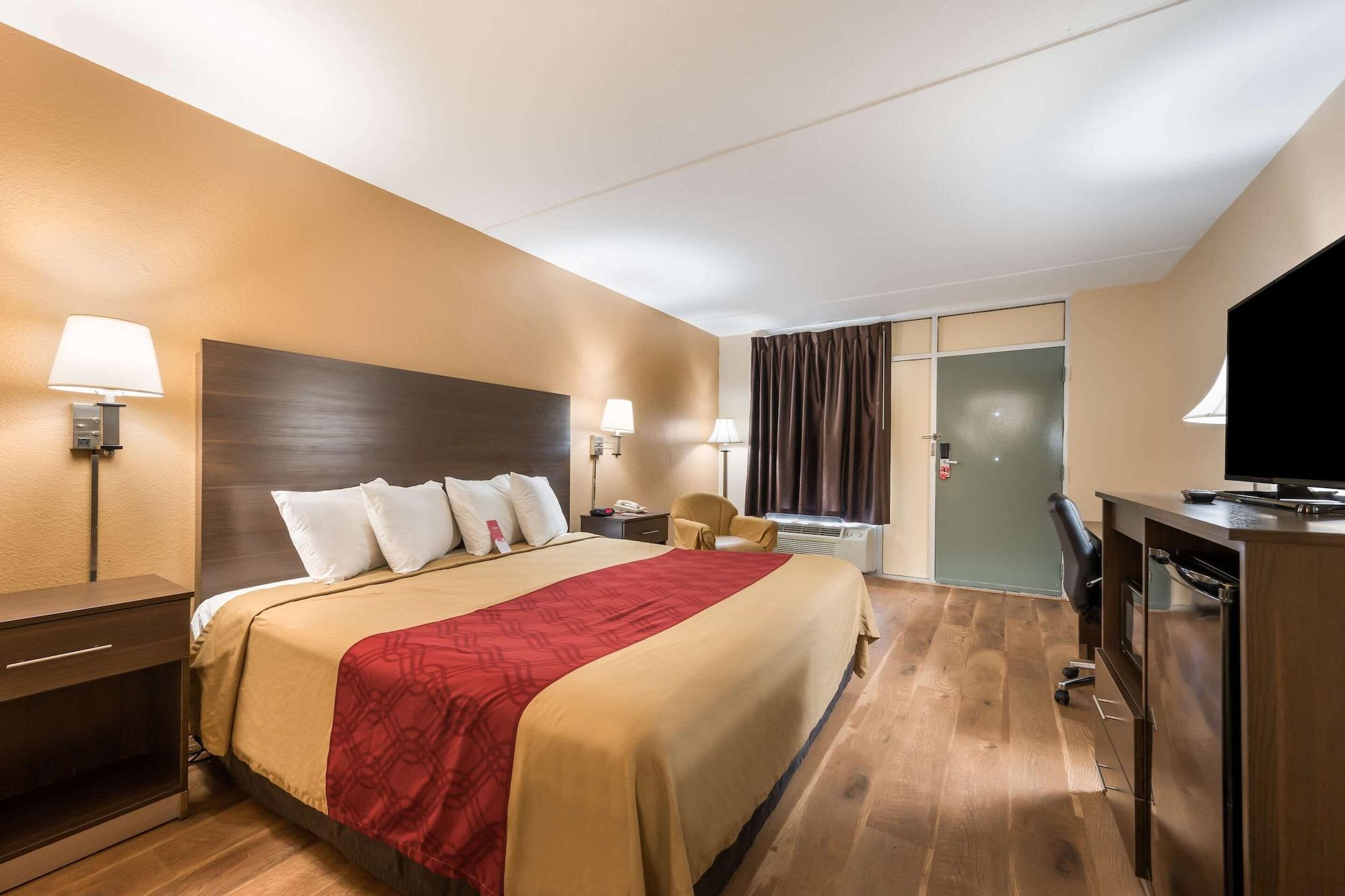 Econo Lodge Cullman Bagian luar foto
