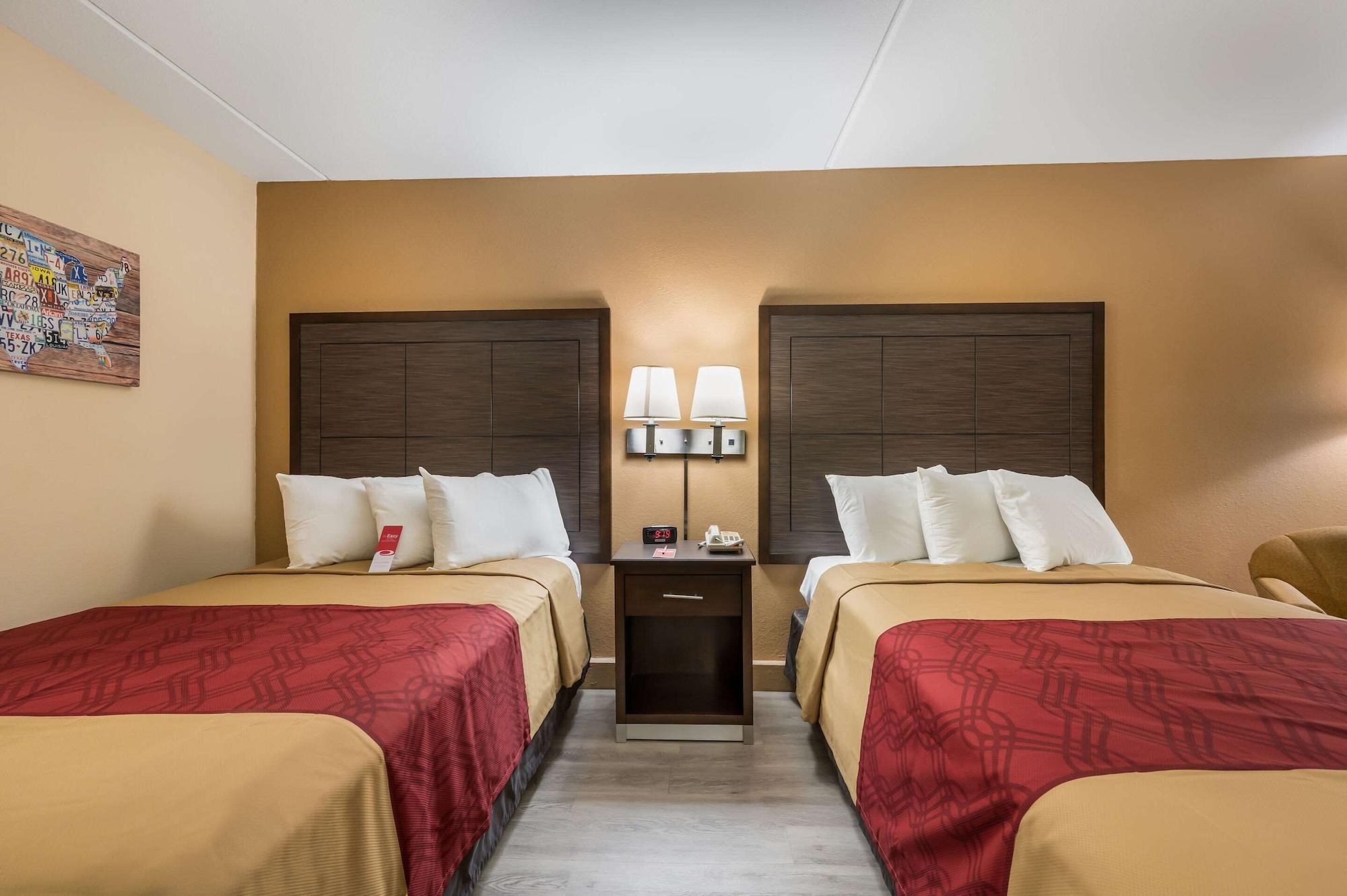 Econo Lodge Cullman Bagian luar foto