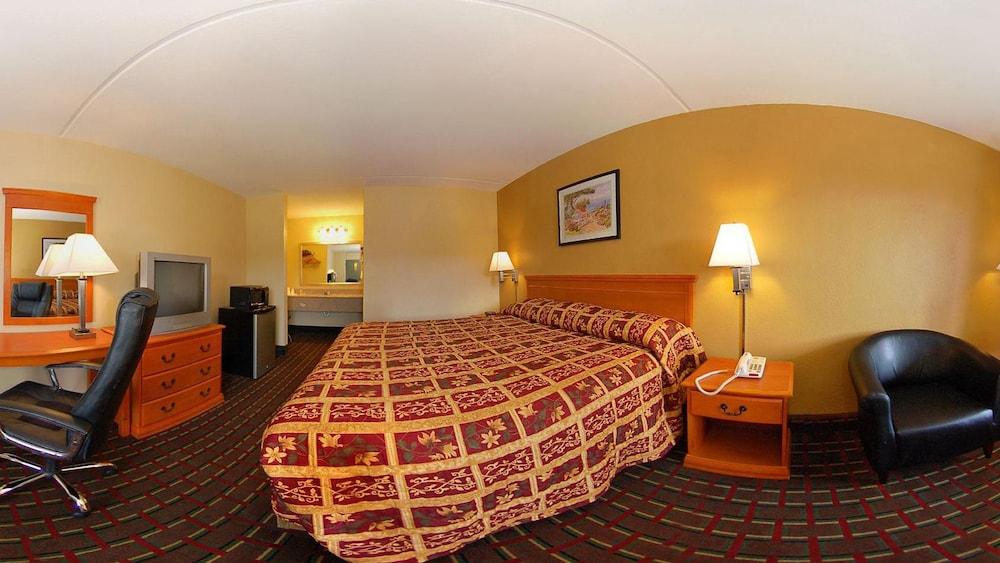 Econo Lodge Cullman Bagian luar foto